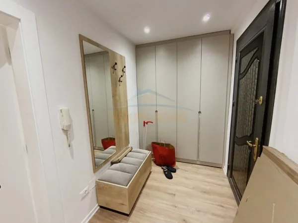 Tirane, jepet me qera apartament 2+1 Kati 4, 73 m² 1.000 € (BULEVARDI ZOGU I PARE)
