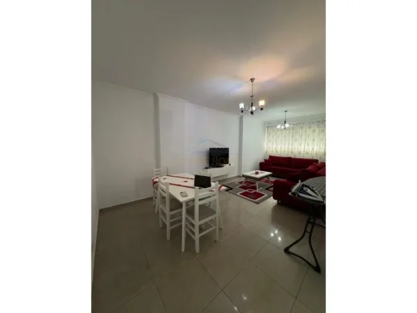 Tirane, jepet me qera apartament 3+1 Kati 4, 115 m² 700 € (DON BOSKO)