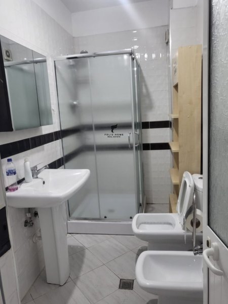 Tirane, jepet me qera apartament 2+1 Kati 2, 95 m² 700 € (DON BOSKO)