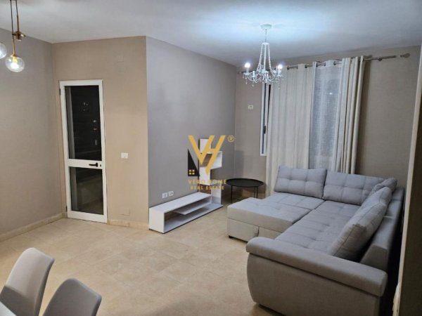 Tirane, jepet me qera apartament 3+1+Ballkon Kati 8, 114 m² 550 € (ASTIR)