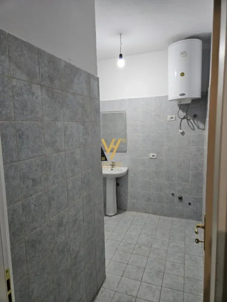 Tirane, jepet me qera apartament 3+1+Ballkon Kati 8, 114 m² 550 € (ASTIR)