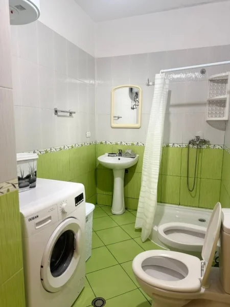 Tirane, jepet me qera apartament 2+1+Ballkon Kati 7, 100 m² 550 € (ASTIR)