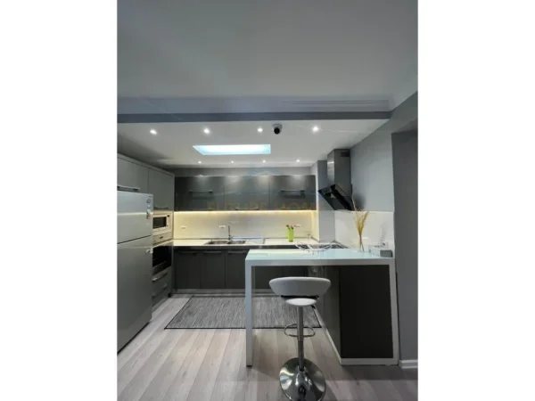 Tirane, jepet me qera apartament 2+1 Kati 6, 110 m² 1.500 € (BLLOK)