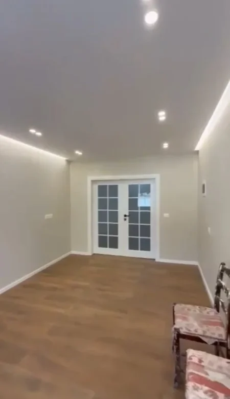 Tirane, jepet me qera apartament 1+1+Ballkon Kati 1, 45 m² 650 € (RRUGA E ELBASANIT)