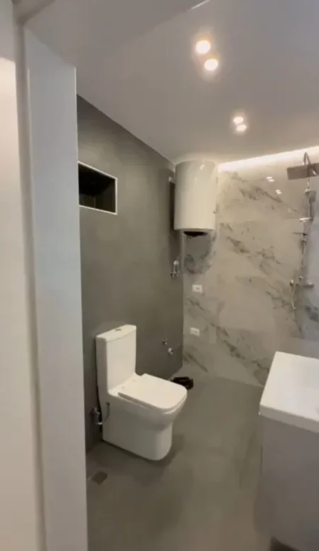 Tirane, jepet me qera apartament 1+1+Ballkon Kati 1, 45 m² 650 € (RRUGA E ELBASANIT)