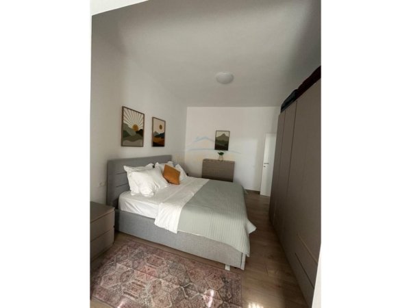 Tirane, jepet me qera apartament 2+1 Kati 2, 88 m² 950 € (Rruga e Durrsit)