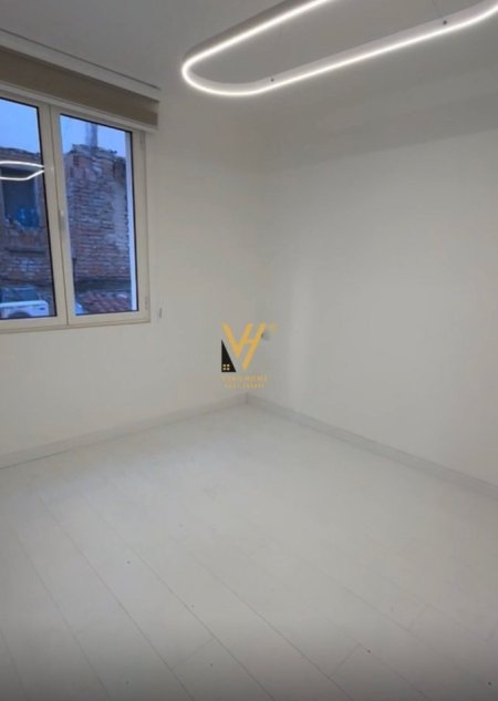 Tirane, shitet apartament 1+1+Ballkon Kati 0, 50 m² 155.000 € (ZOGU I ZI)