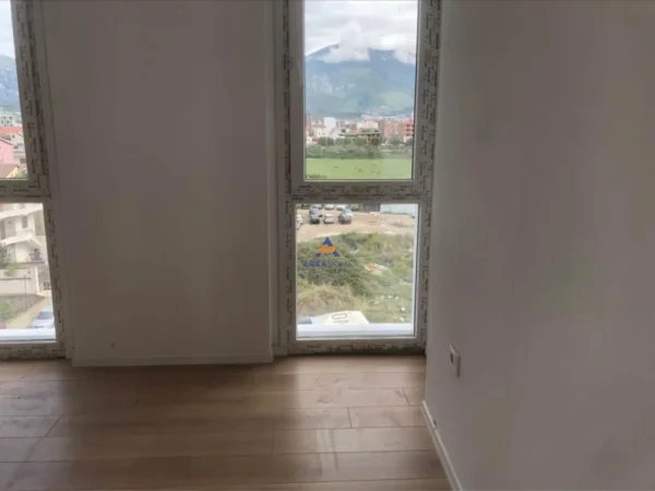 Tirane, shitet apartament 1+1+Ballkon Kati 4, 60 m² 132.000 € 