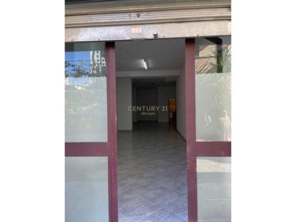 Tirane, jepet me qera ambjent biznesi Kati 0, 72 m² 450 € (Rr. Barrikadave)