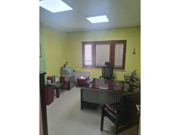 Tirane, shitet apartament Kati 3, 149 m² 550.000 € (BLLOK)