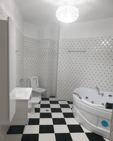 Tirane, jepet me qera apartament 3+1+Ballkon Kati 2, 211 m² 1.000 € (Liqeni i Thate, Rruga Peti)