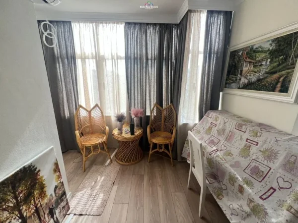 Tirane, jepet me qera apartament 3+1 Kati 3, 100 m² 1.200 € (ish ekspozita)