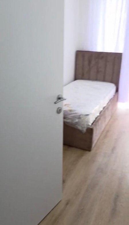 Tirane, jepet me qera apartament 2+1+Ballkon Kati 2, 90 m² 500 € 