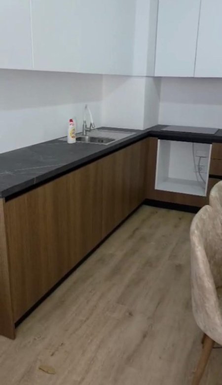 Tirane, jepet me qera apartament 2+1+Ballkon Kati 2, 90 m² 500 € 