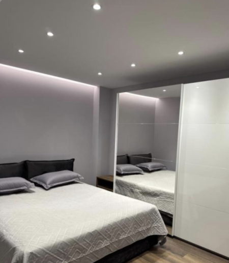 Tirane, jepet me qera apartament 1+1+Ballkon Kati 0, 60 m² 800 € (Bulevardi Zogu I)