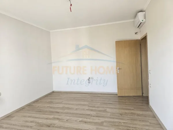 Tirane, shitet apartament duplex , 112 m² 160.000 € (ISH TREGU ELEKTRIK)