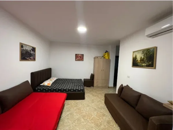 Jepet me qera garsonier Kati 3, 35 m² 250 € (Rruga Poseidon)