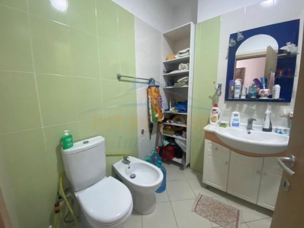 Tirane, shitet apartament 1+1 Kati 3, 82 m² 155.000 € (Ish Tregu Elektrik)