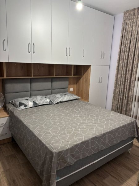 Tirane, jepet me qera 2+1+Ballkon Kati 9, 90 m² 650 € (Fusha e Aviacionit)