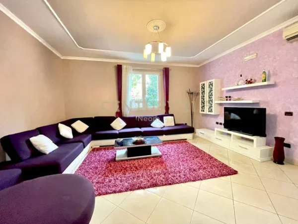 Tirane, jepet me qera Vile 2 Katshe Kati 0, 290 m² 1.000 € 