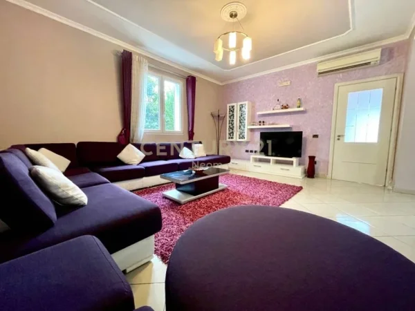 Tirane, jepet me qera Vile 2 Katshe Kati 0, 290 m² 1.000 € 