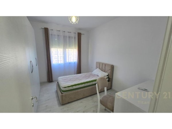 Tirane, jepet me qera apartament 2+1 Kati 7, 102 m² 750 € (Don Bosko)