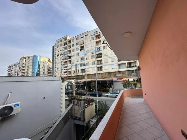 Tirane, shitet Kati 1, 133 m² 500.000 € (UNAZA E RE)