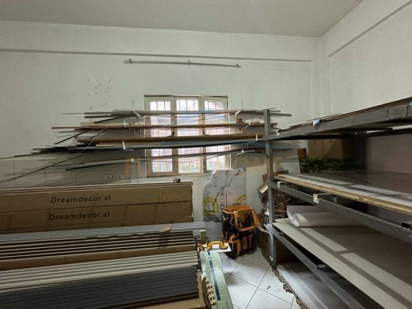 Tirane, shitet Kati 1, 133 m² 500.000 € (UNAZA E RE)