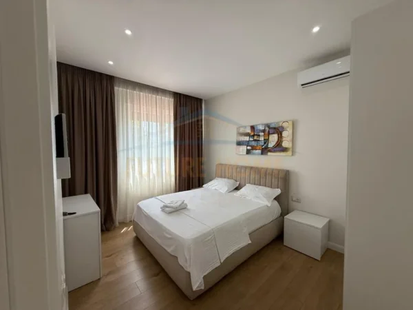 Tirane, shitet apartament Kati 1, 219 m² 396.000 € (PORCELAN)