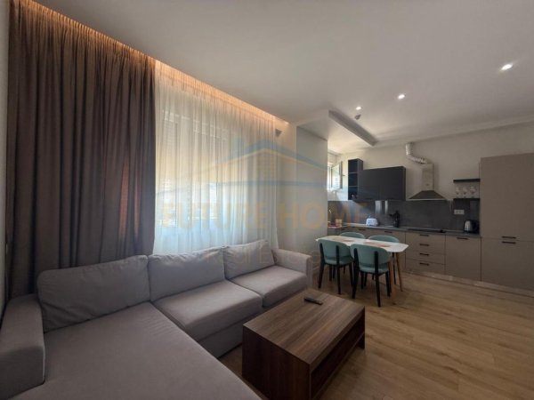 Tirane, shitet apartament Kati 1, 219 m² 396.000 € (PORCELAN)