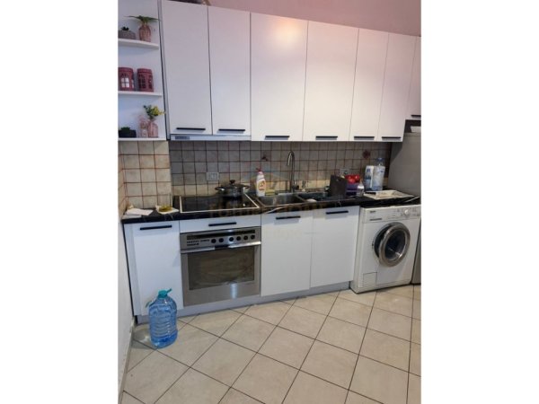 Tirane, shitet apartament Kati 7, 62 m² 87.000 € (KOMBINAT)