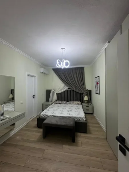 Tirane, jepet me qera apartament 3+1+Ballkon Kati 3, 95 m² 1.050 € (Rruga. Njazi Demi)