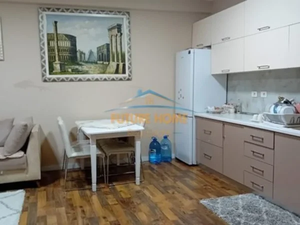 Tirane, shitet apartament Kati 1, 65 m² 95.000 € (SHKOZE)