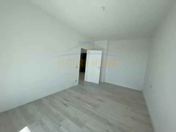 Tirane, jepet me qera apartament 1+1+Aneks+Ballkon Kati 10, 74 m² 700 € (RRUGA MINE PEZA)