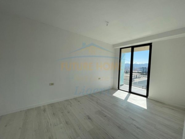 Tirane, jepet me qera apartament 1+1+Aneks+Ballkon Kati 10, 74 m² 700 € (RRUGA MINE PEZA)