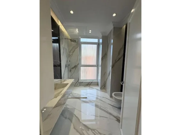 Tirane, shes apartament 3+1+Ballkon Kati 5, 168 m² 420.000 € (Bulevardi i Ri)