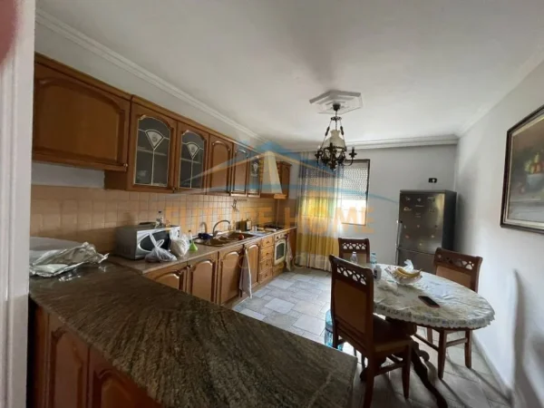 Tirane, shitet apartament Kati 5, 155 m² 160.000 € (ALI DEMI)