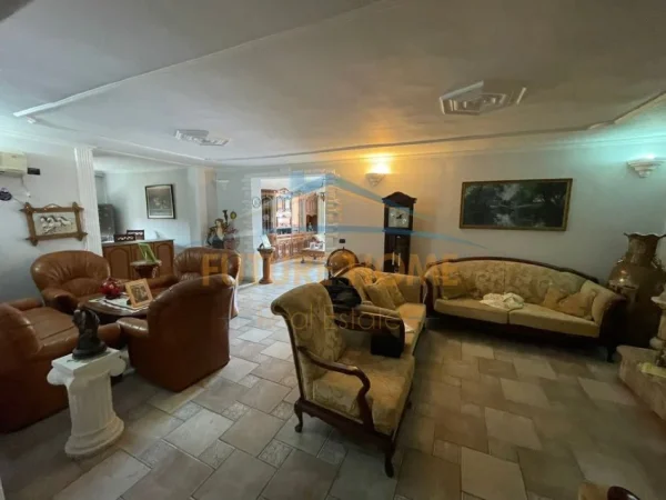 Tirane, shitet apartament Kati 5, 155 m² 160.000 € (ALI DEMI)