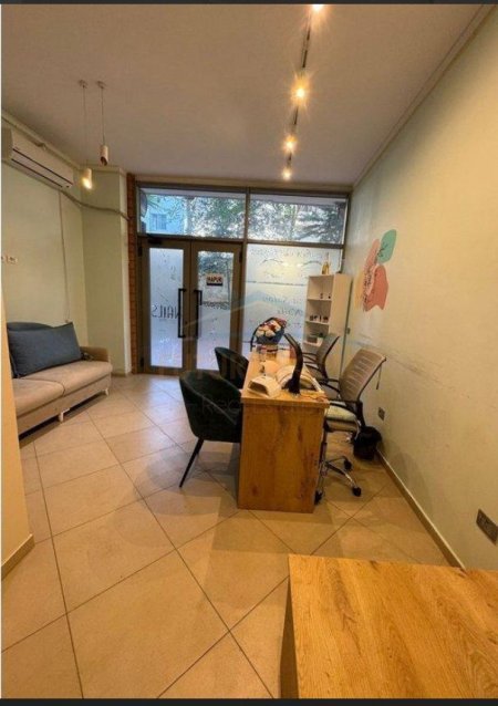 Tirane, jepet me qera dyqan Kati 0, 29 m² 400 € (Rruga e Dibres ngjitur me Komisariatin Nr 4)