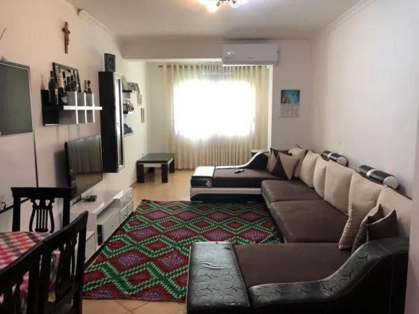 Tirane, jepet me qera apartament 2+1 Kati 2, 105 m² 550 € (5 maj)