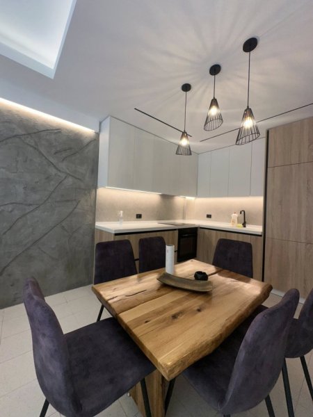 Durres, jepet me qera 2+1+Ballkon Kati 5, 75 m² 400 € (Qera 2+1 me ballkon Pelikani Plazh • 400€ neto +355 069 20 39 456)