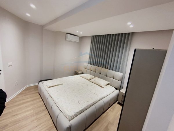 Tirane, jepet me qera apartament 2+1 Kati 4, 73 m² 900 € (Bulevardi Zogu I,)