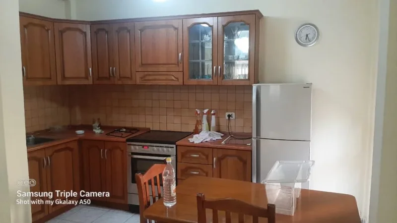 Tirane, jepet me qera apartament 2+1 Kati 2, 100 m² 450 € (5 maj)