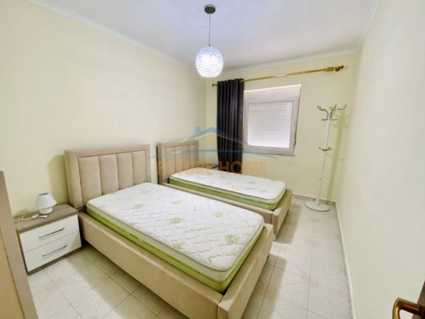 Tirane, jepet me qera apartament 2+1+Ballkon Kati 2, 80 m² 700 € (Rruga Fortuzi)
