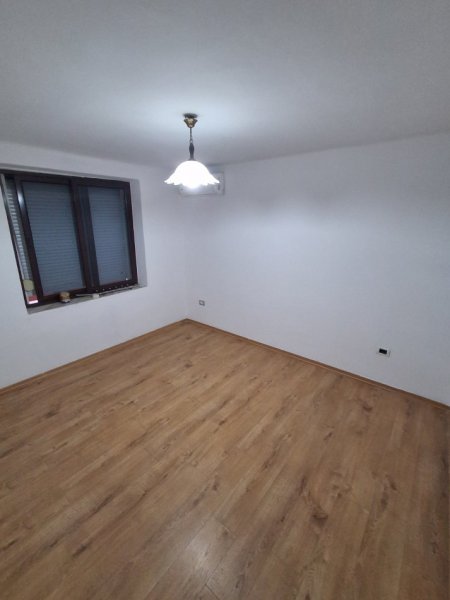 Tirane, jepet me qera zyre Kati 2, 62 m² 700 € 