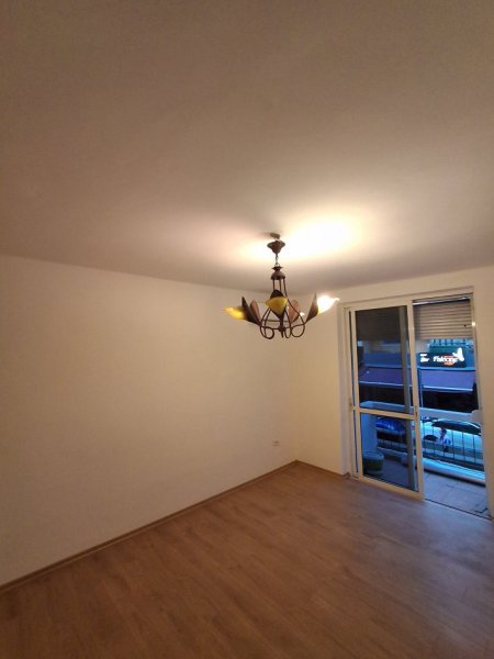 Tirane, jepet me qera zyre Kati 2, 62 m² 700 € 