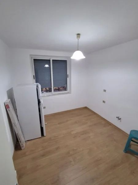 Tirane, jepet me qera zyre Kati 2, 62 m² 700 € 