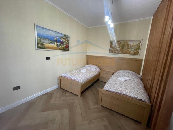 Tirane, jepet me qera apartament 2+1 Kati 5, 94 m² 600 € (Liqeni i Thate, Prane Hotel Unik)