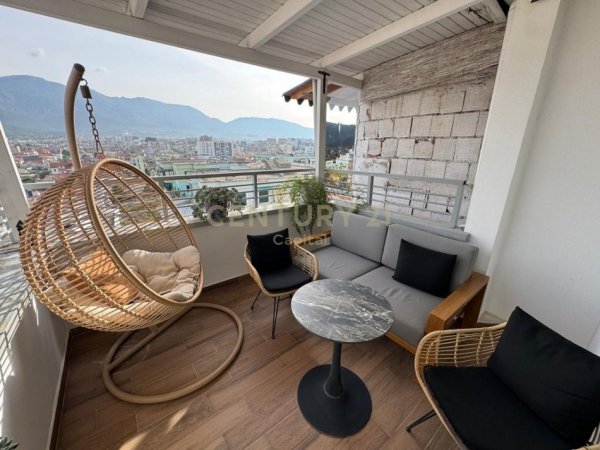 Tirane, shitet apartament 3+1+Aneks+Ballkon Kati 8, 152 m² 256.000 € (5 Maji)