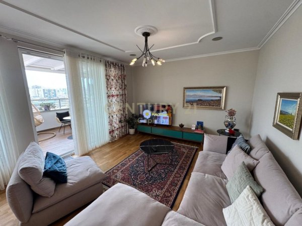 Tirane, shitet apartament 3+1+Aneks+Ballkon Kati 8, 152 m² 256.000 € (5 Maji)